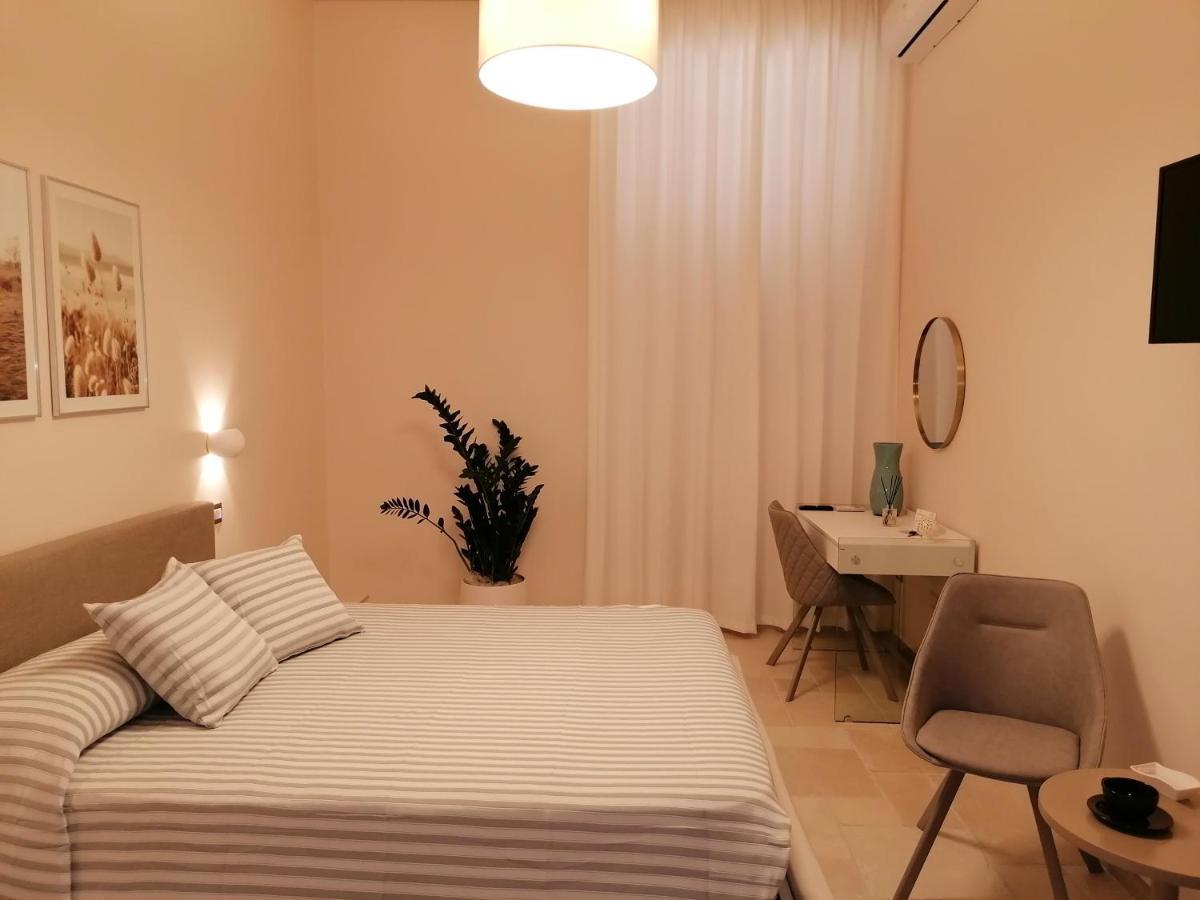 Lux Suite Tarento Exterior foto
